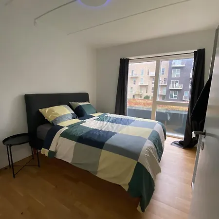 3 Separate Bedrooms 103 M2 Free Parking Lejlighed *