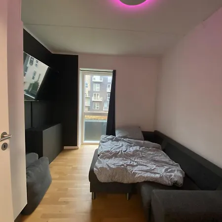 3 Separate Bedrooms 103 M2 Free Parking Lejlighed *